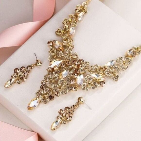 Yellow Gold and Champagne Austrian Crystal Flower Bib Necklace and Earrings Set - Picture 4 of 6